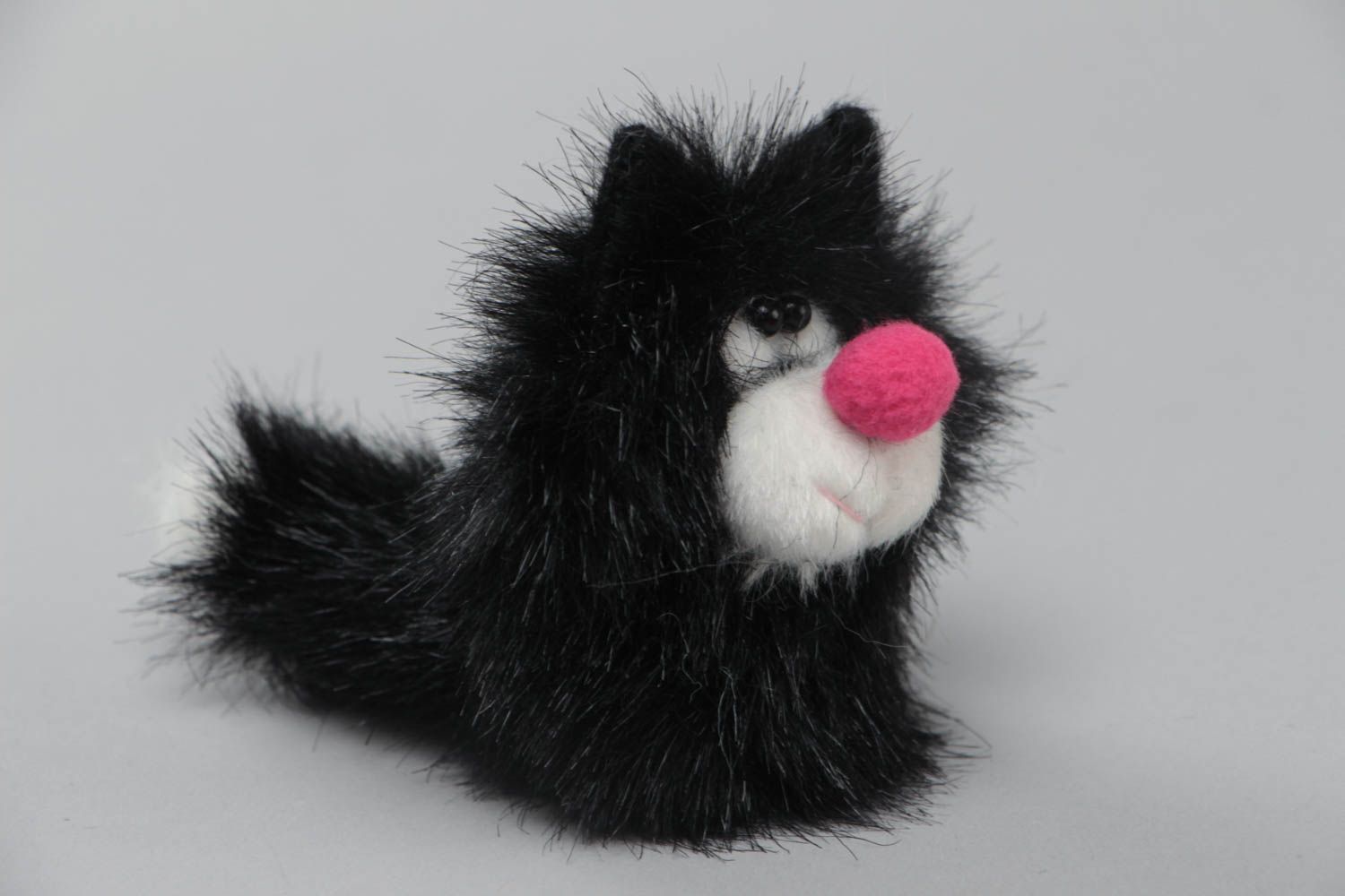 Handmade small faux fur soft toy animal finger puppet black cat with pink nose photo 2