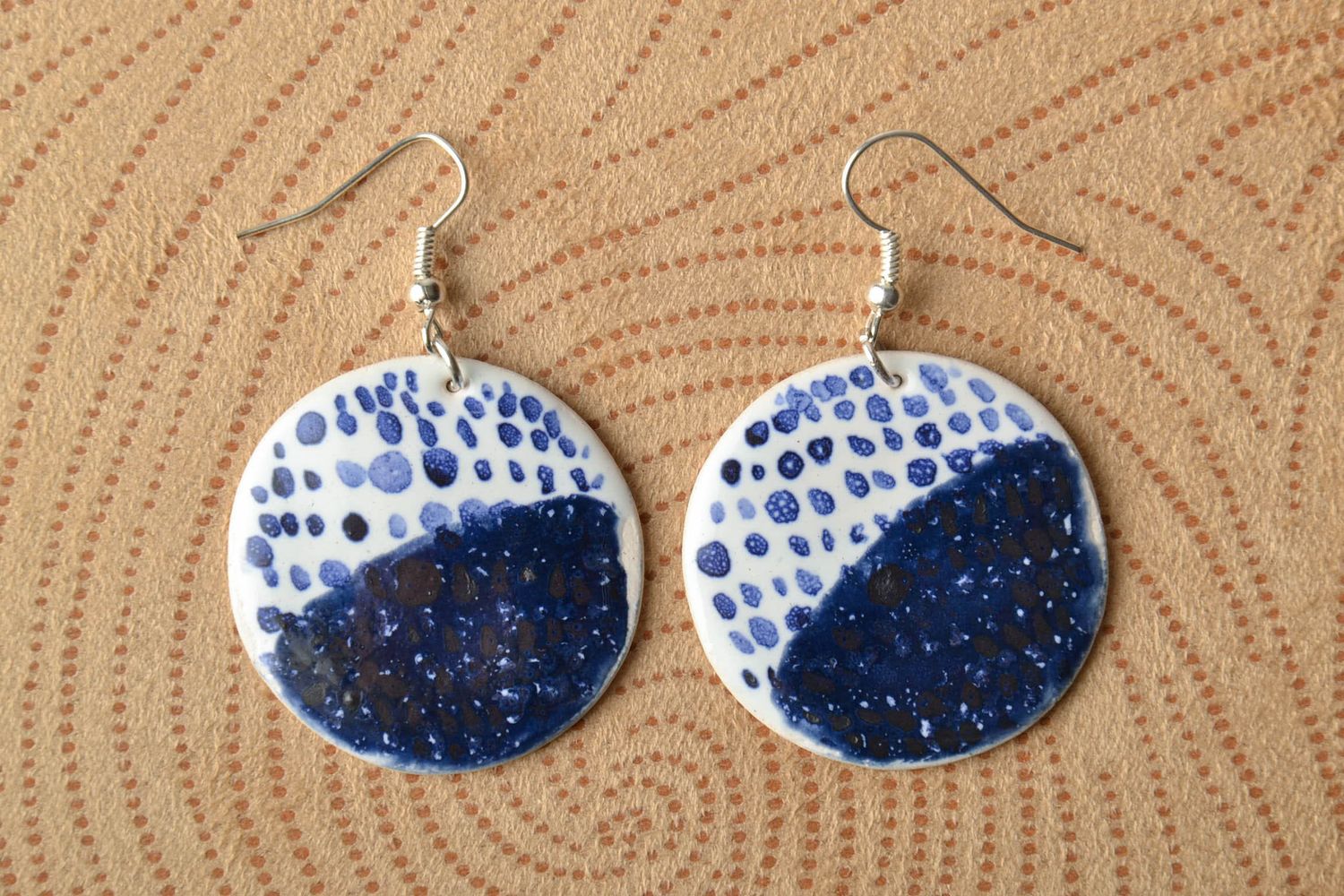 Round ceramic earrings painted with enamels photo 1
