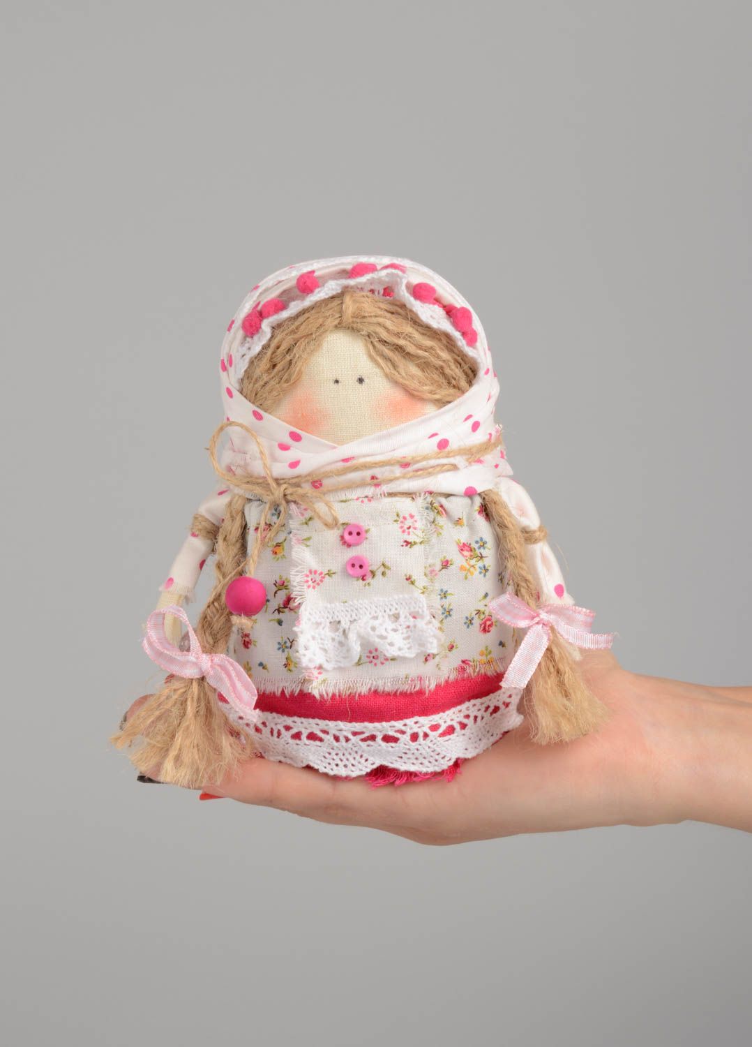 Авторская тканевая кукла оберег крупеничка красивая для декора в этно стиле фото 5