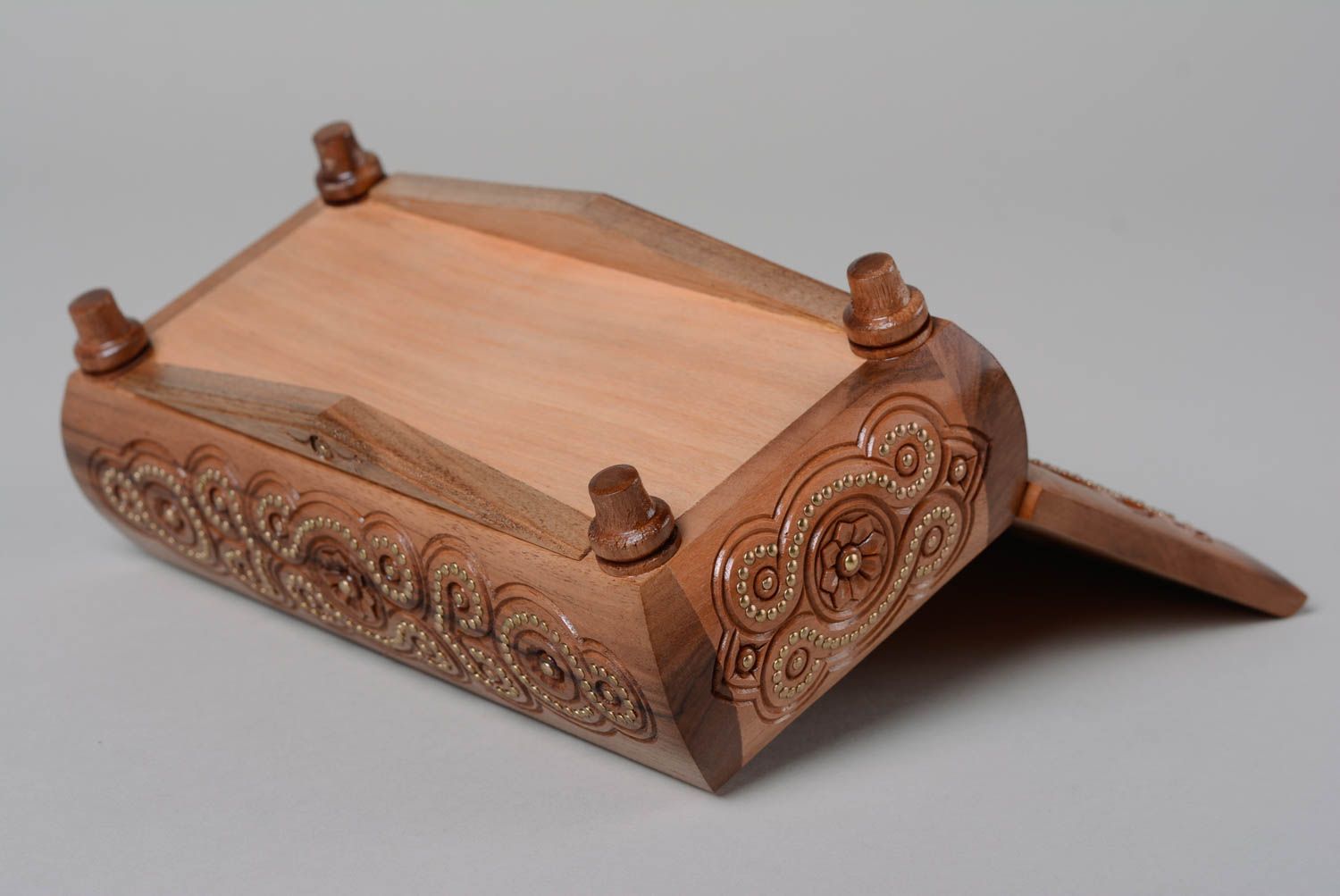 Handmade decorative carved wooden jewelry box inlaid with metal inserts  photo 5