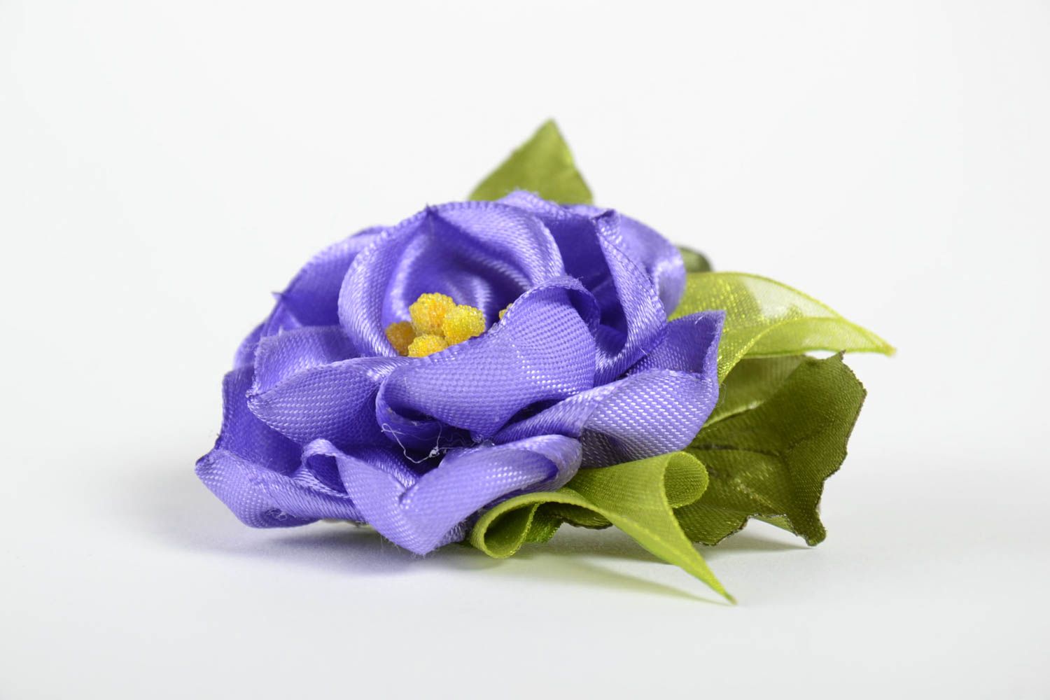 Заколка для волос в виде цветка ручной работы авторская красивая синяя из лент фото 2
