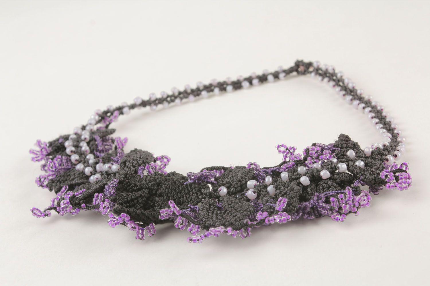 Flower necklace woven using ankars ad macrame weaving photo 4