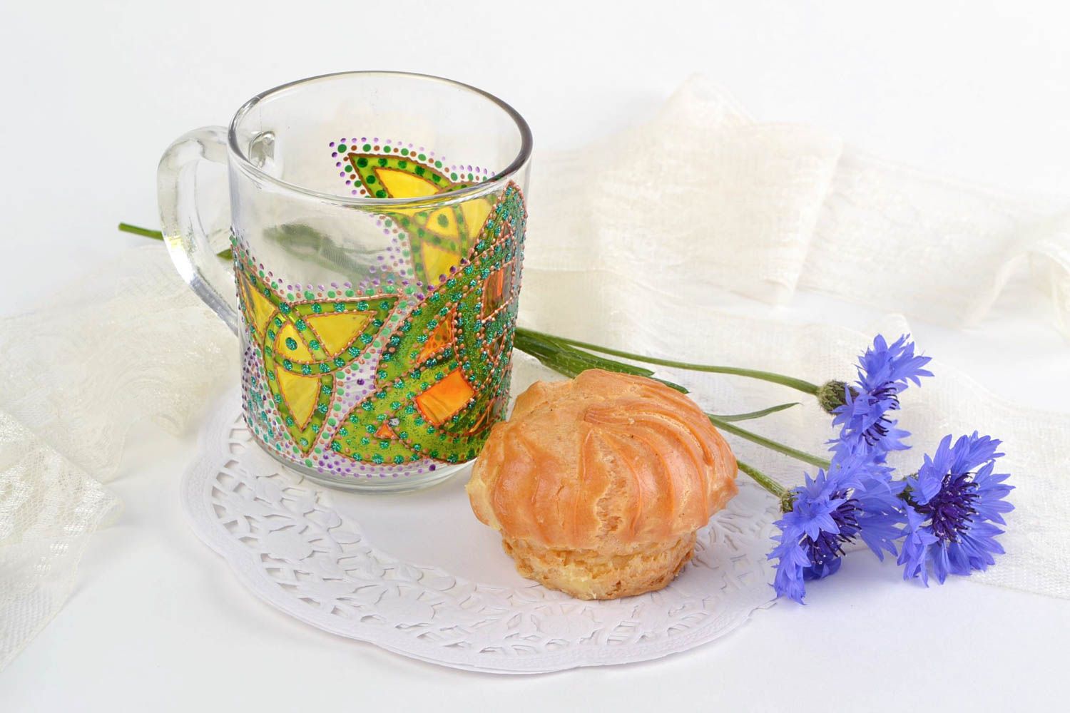Clear glass teacup with acrylic dot hand-painting Triquetra in UFO style photo 1