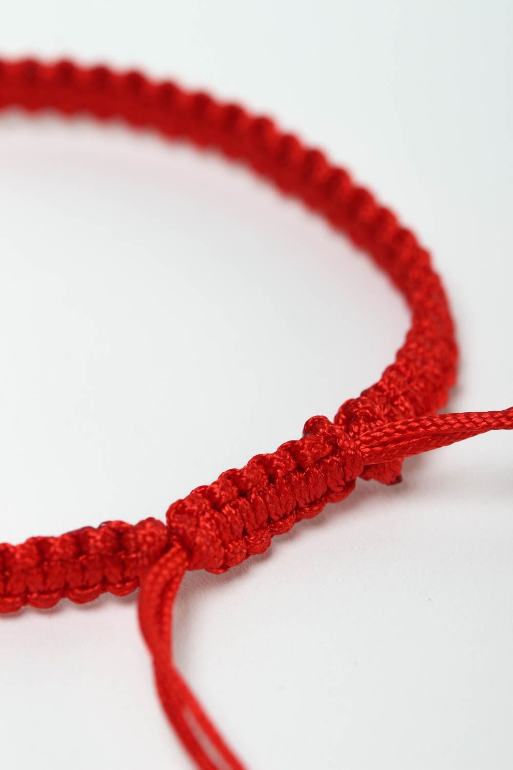 Bracelet textile Bijou fait main rouge design Accessoire femme original photo 4