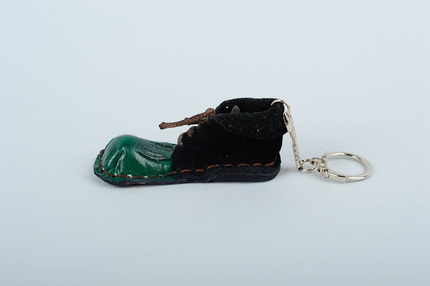 Handmade Schlüsselanhänger Leder Geschenkidee für Männer Designer Accessoire foto 3