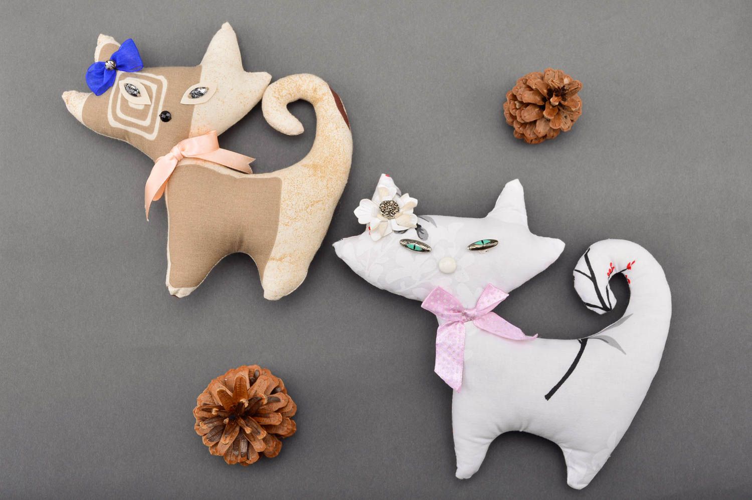 Plüschtier Katze handmade Spielzeug aus Stoff Geburtstag Geschenk Stoff Tier foto 1