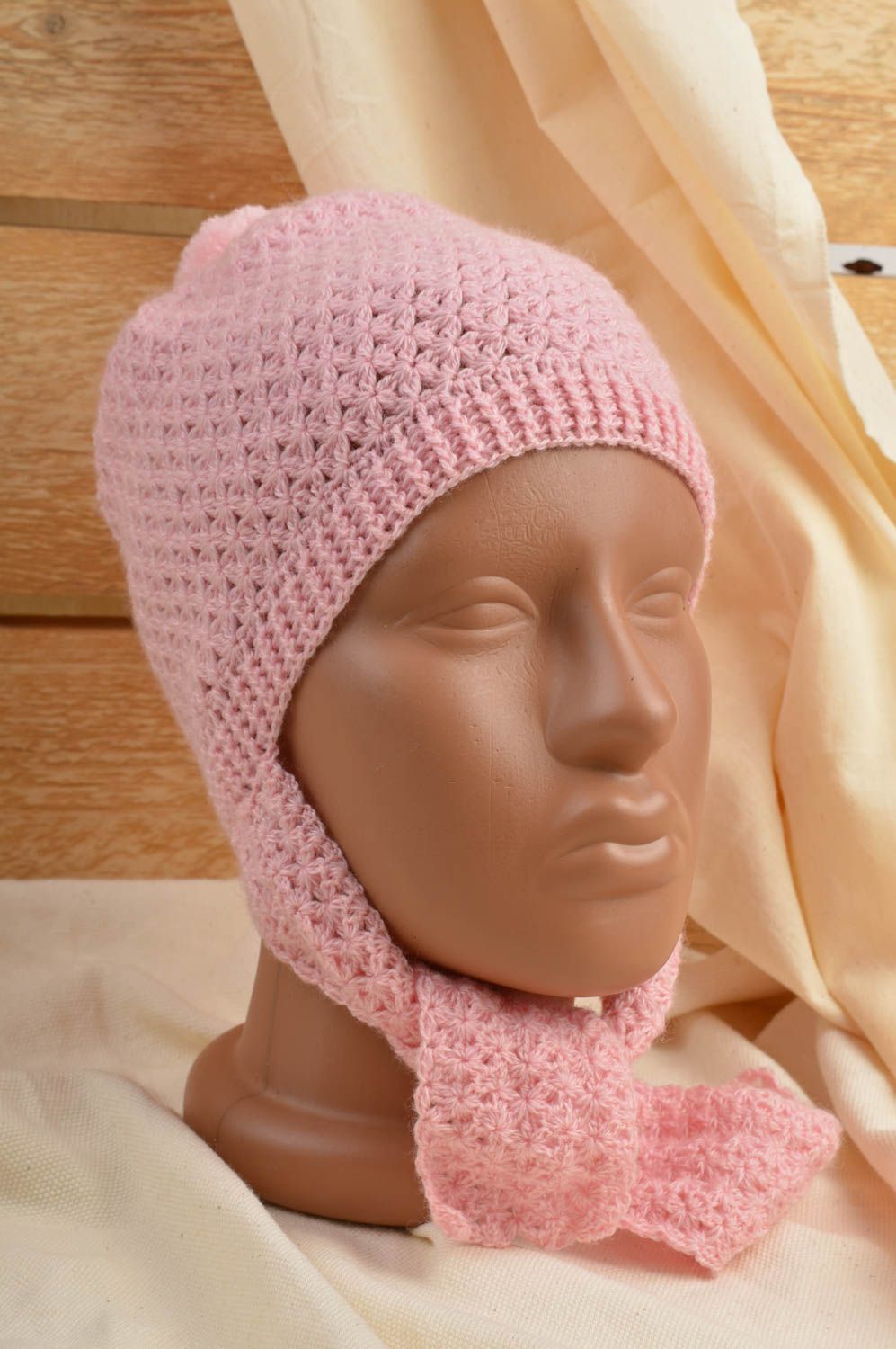 Шапка для девочки ручной работы зимняя шапка розовая вязаная шапка на завязках фото 1