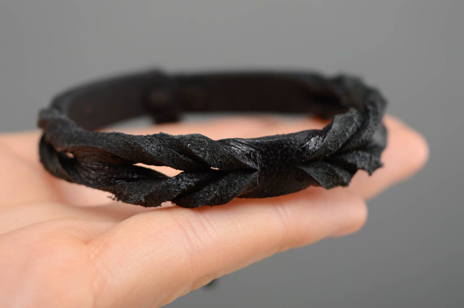 Black woven genuine leather bracelet photo 3