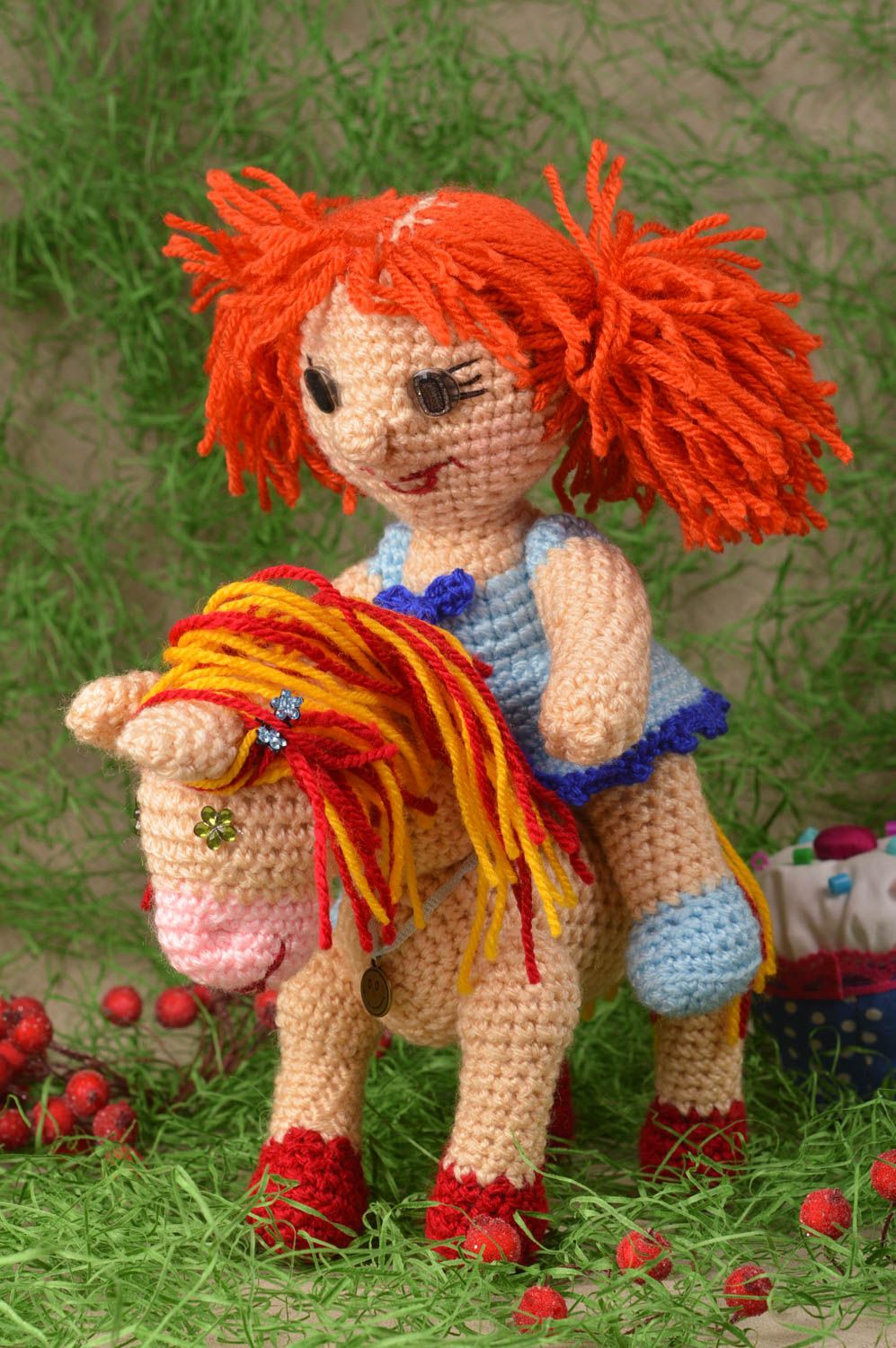 Мягкие игрушки кукла ручной работы кукла крючком с маленькой лошадкой набор фото 1