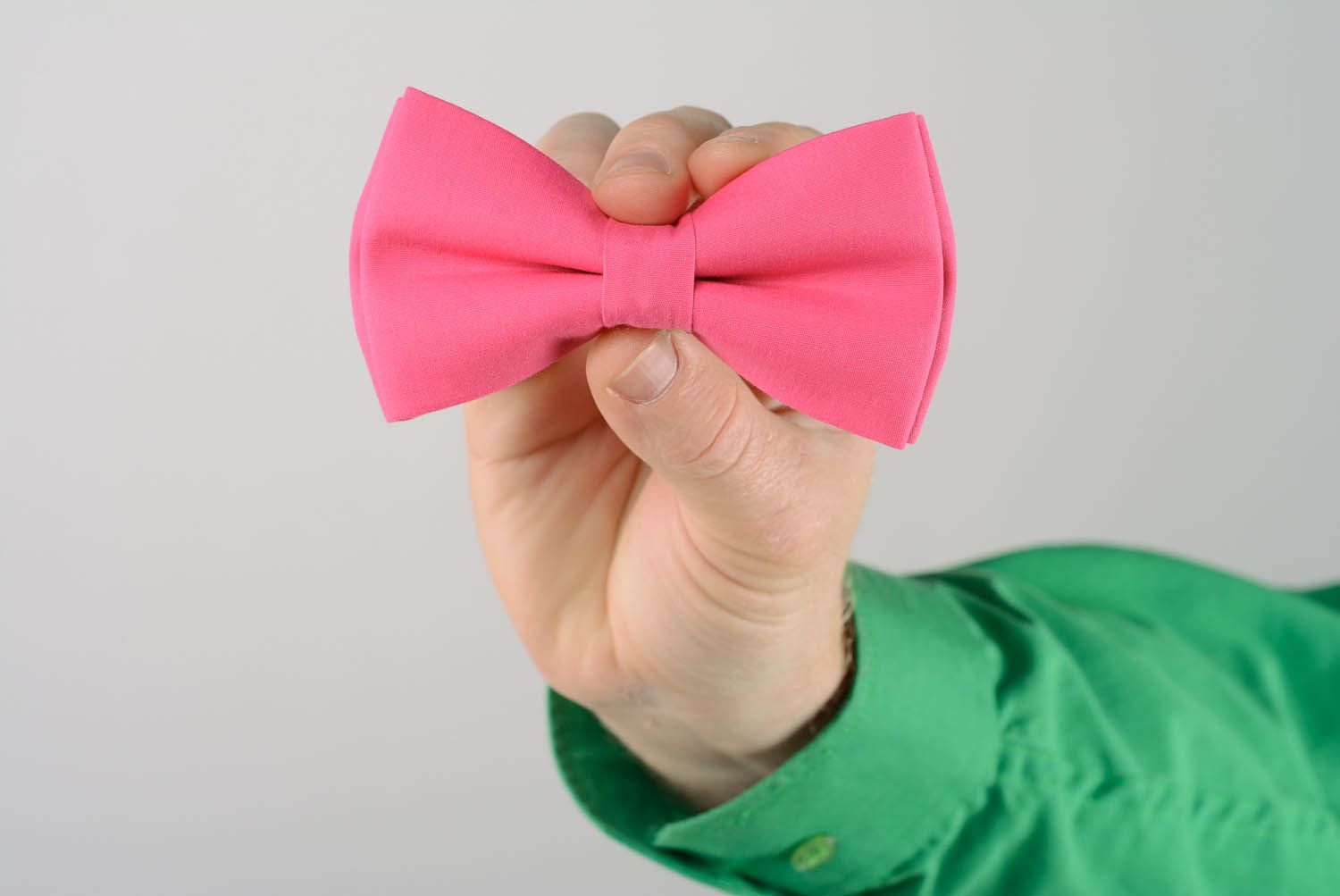 Pink bow tie made of gabardine photo 5