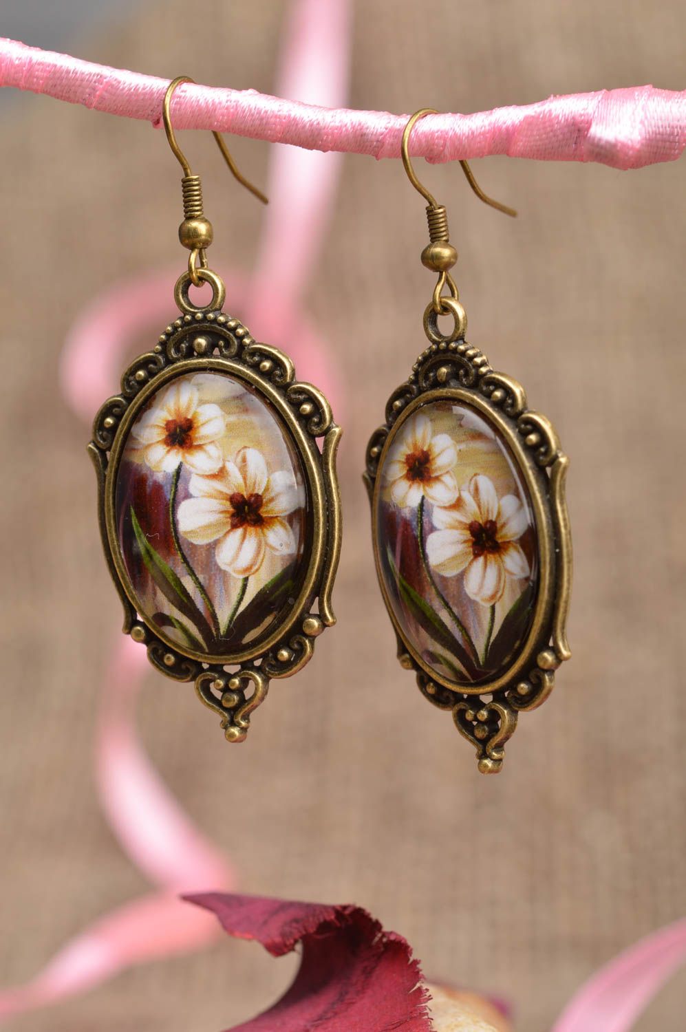 Boucles d'oreilles pendantes ovales métal images de fleurs cabochons faites main photo 1