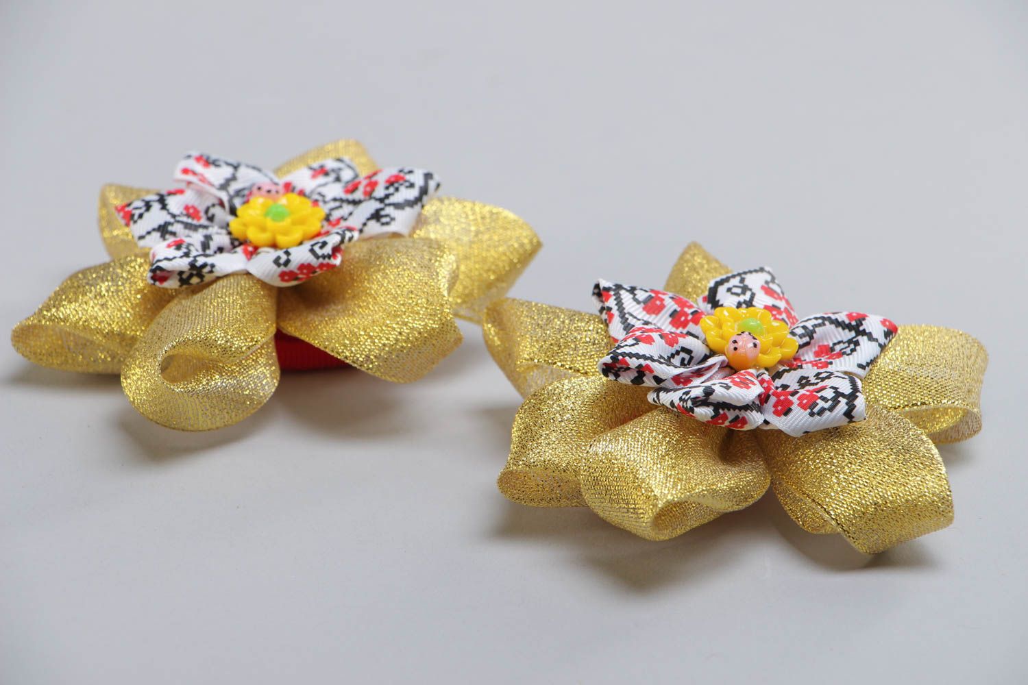 Set of 2 handmade hair ties with yellow satin ribbon and lurex kanzashi flowers photo 3