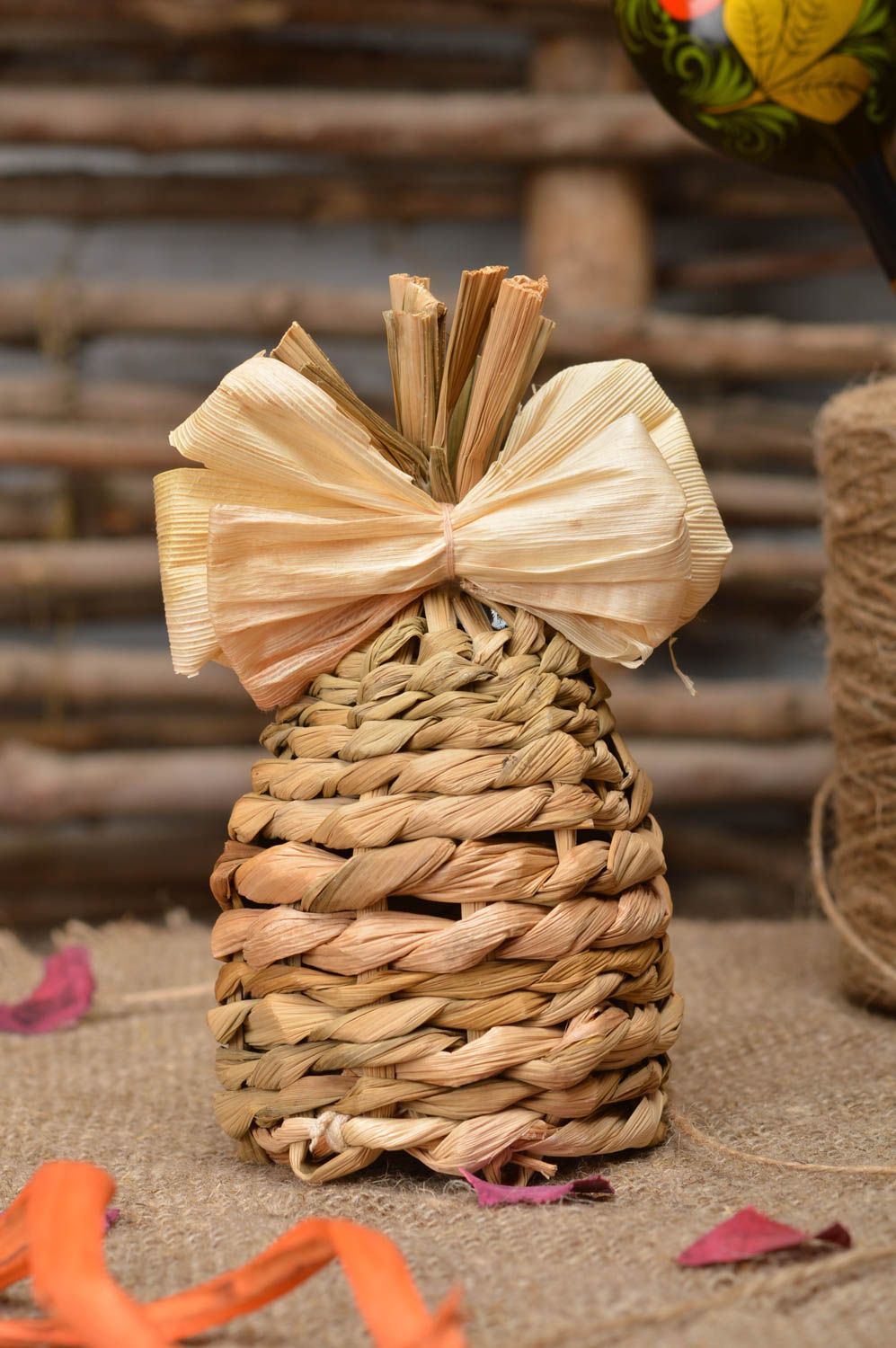Интерьерная подвеска плетеная из кукурузных листьев колокольчик ручной работы фото 1