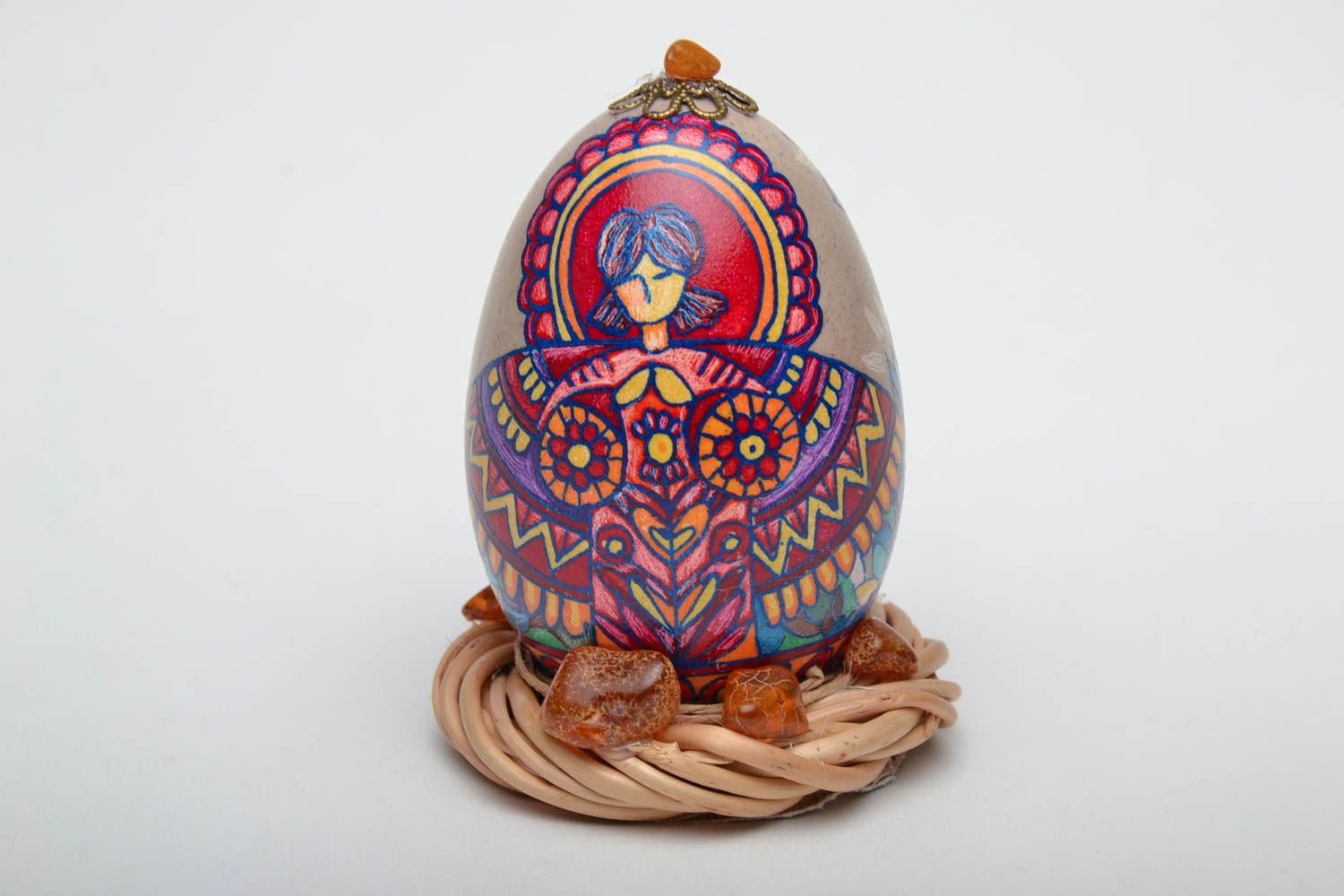 Пасхальное яйцо на подставке с янтарем фото 2