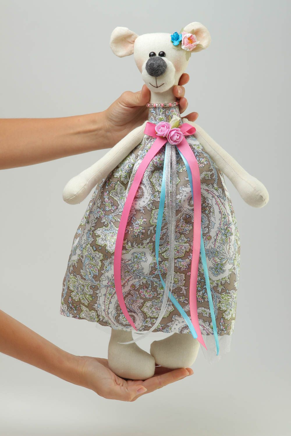 Juguete artesanal de algodón muñeca de peluche regalo original Osita decorativa foto 5