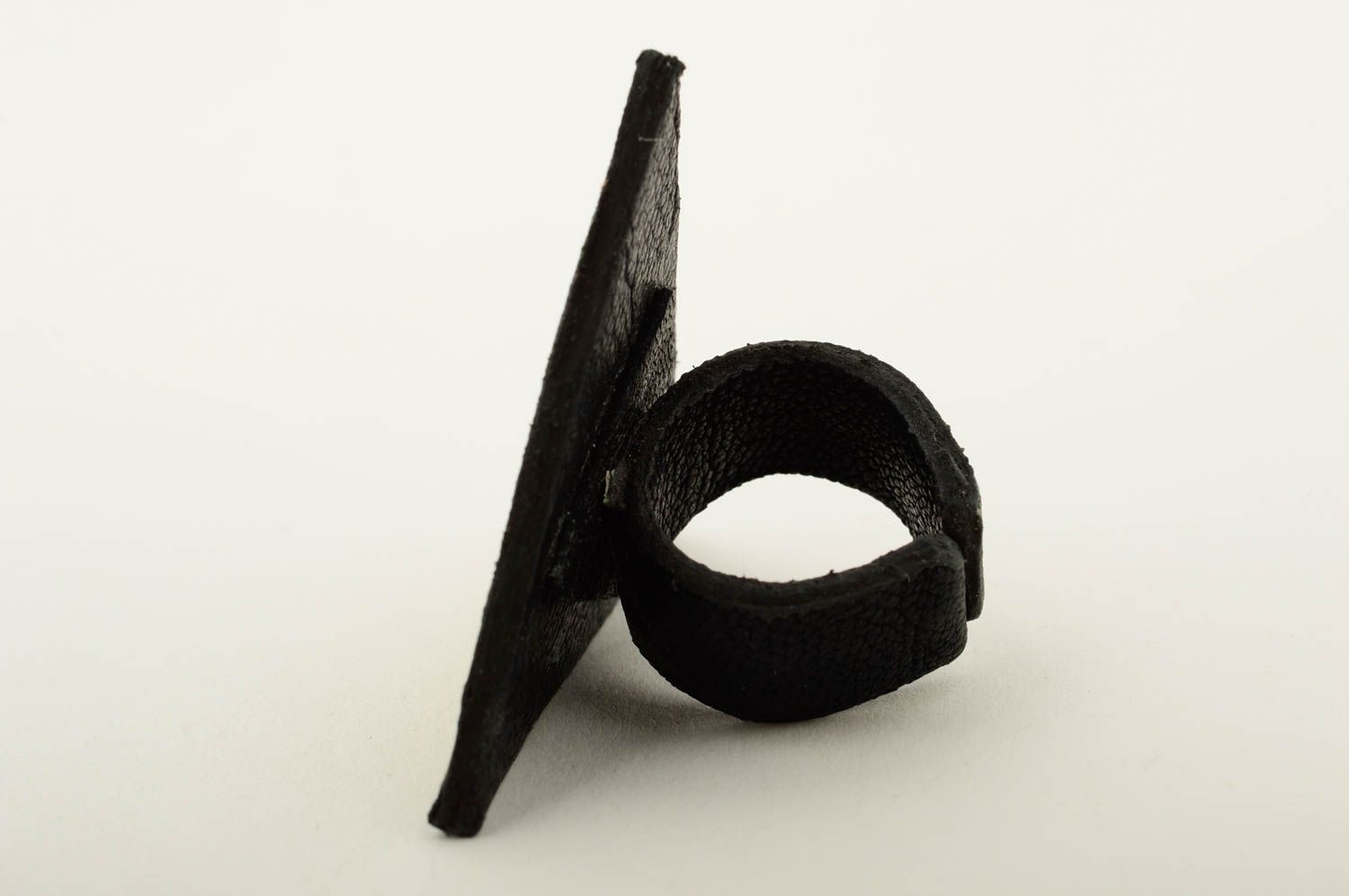 Кольцо ручной работы кожаный аксессуар оригинальное кольцо с оливковой росписью фото 4