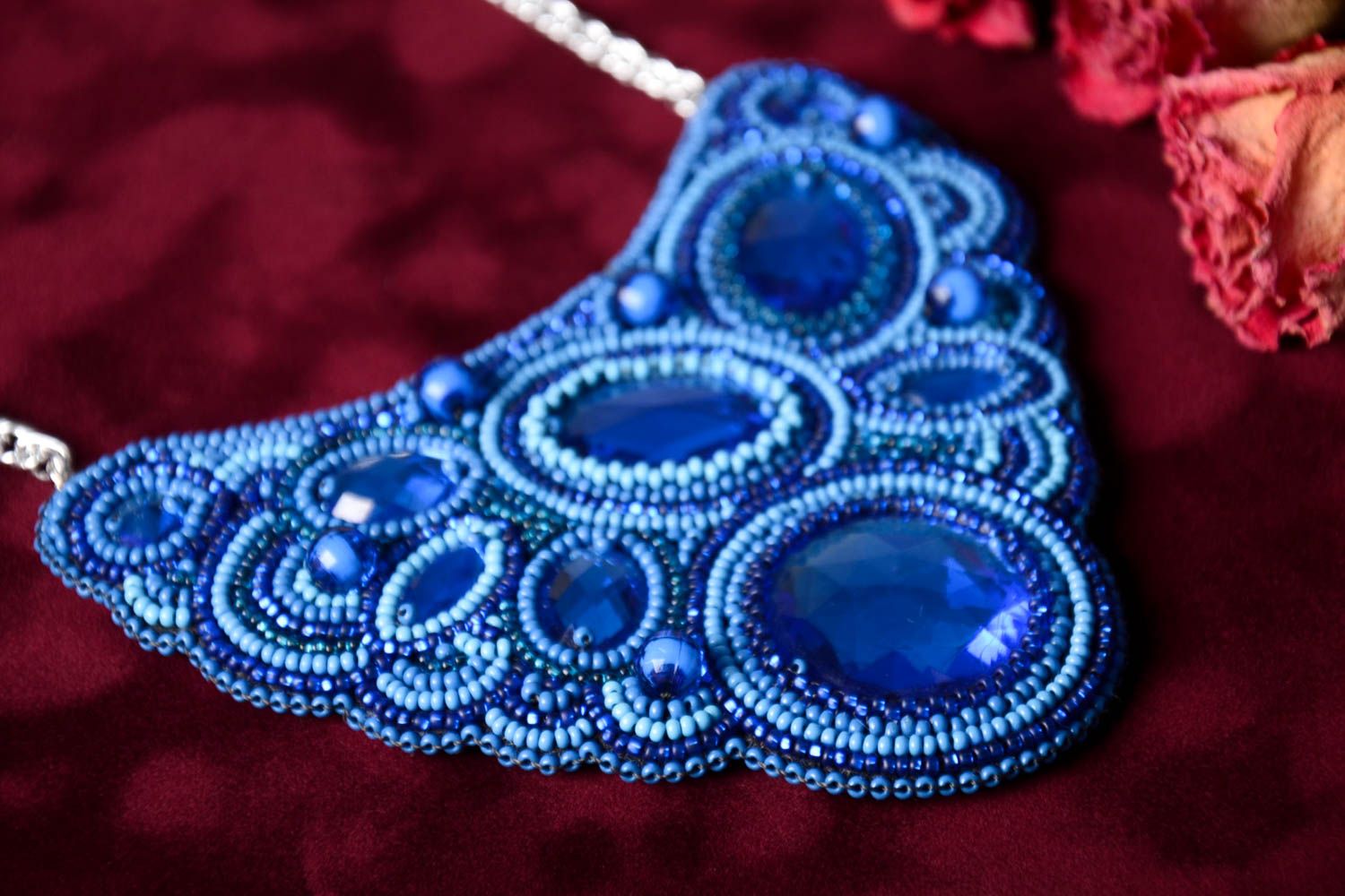 Collier en perles de rocaille Bijou fait main bleu large Cadeau pour femme photo 1