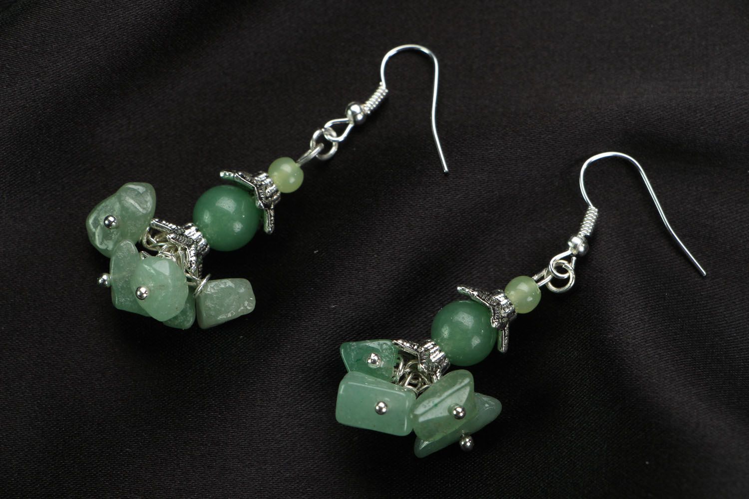 Brincos artesanais de jade  foto 1