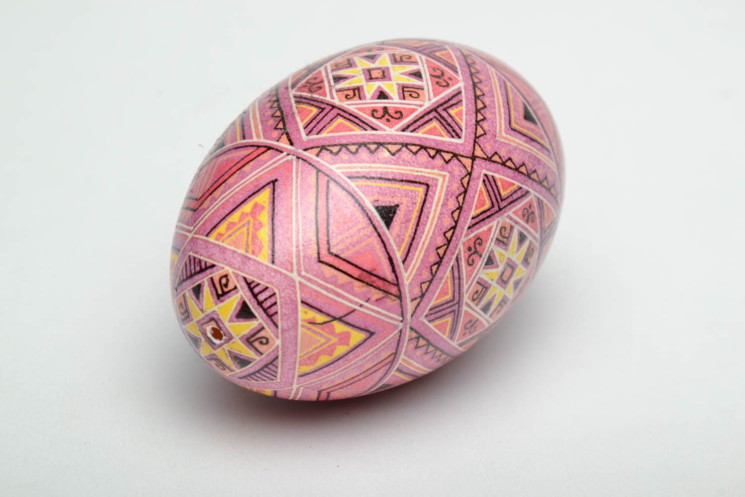 Huevo decorativo de Pascua pintado con símbolos tradicionales foto 4