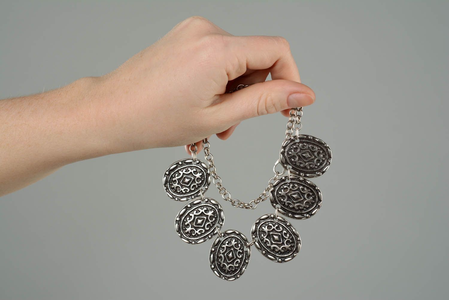 Metal necklace Shield photo 3
