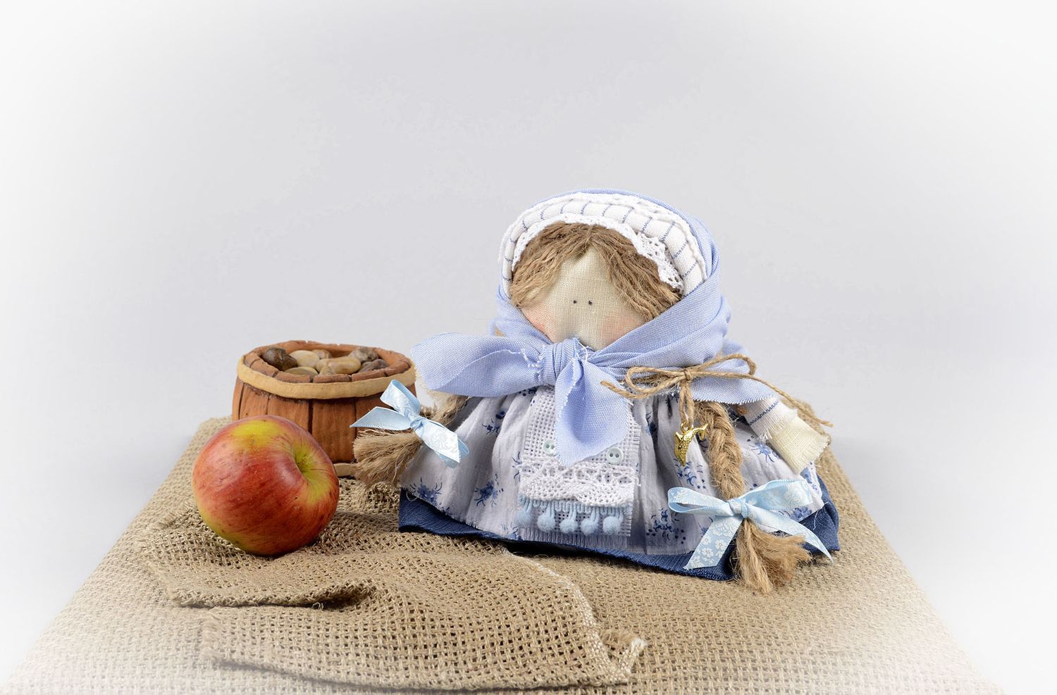 Poupée folklorique lin coton Poupée faite main en robe Idée déco originale photo 5