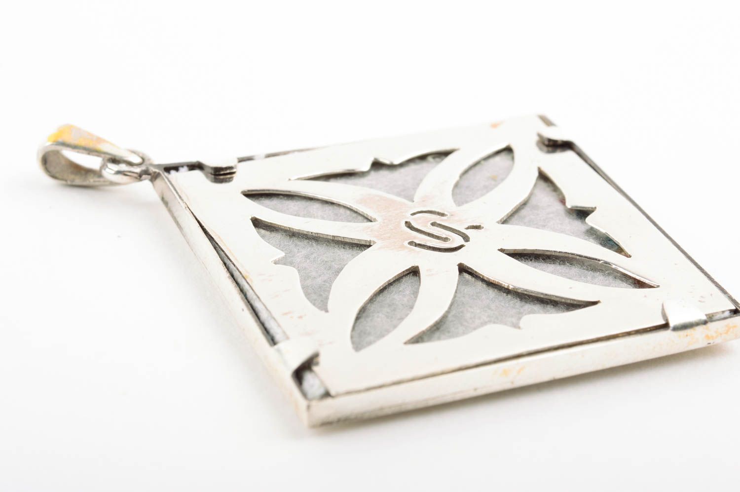 Handmade designer pendant stylish embroidered accessory pendant with ornament photo 4