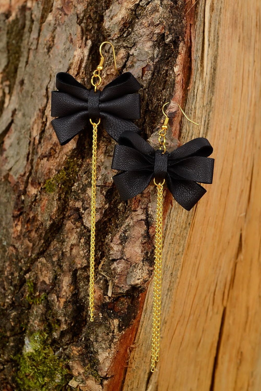 Leather earrings with gilt metal Bows photo 1