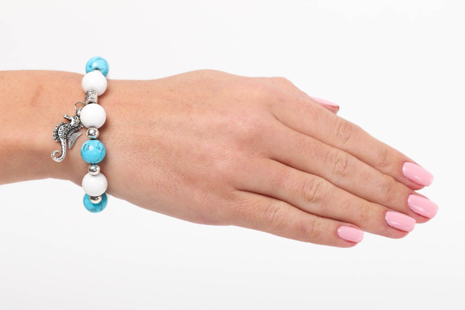 Bracelet en pierres fait main Bijou fantaisie d'agate et de turquoise blanc bleu photo 5