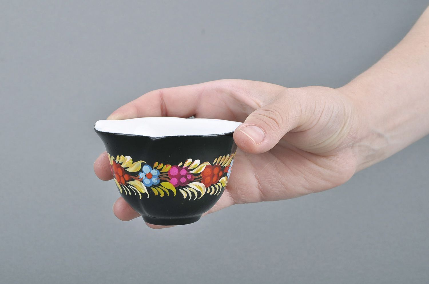 Bemalte handgemachte Kanne für Soße aus Keramik foto 5