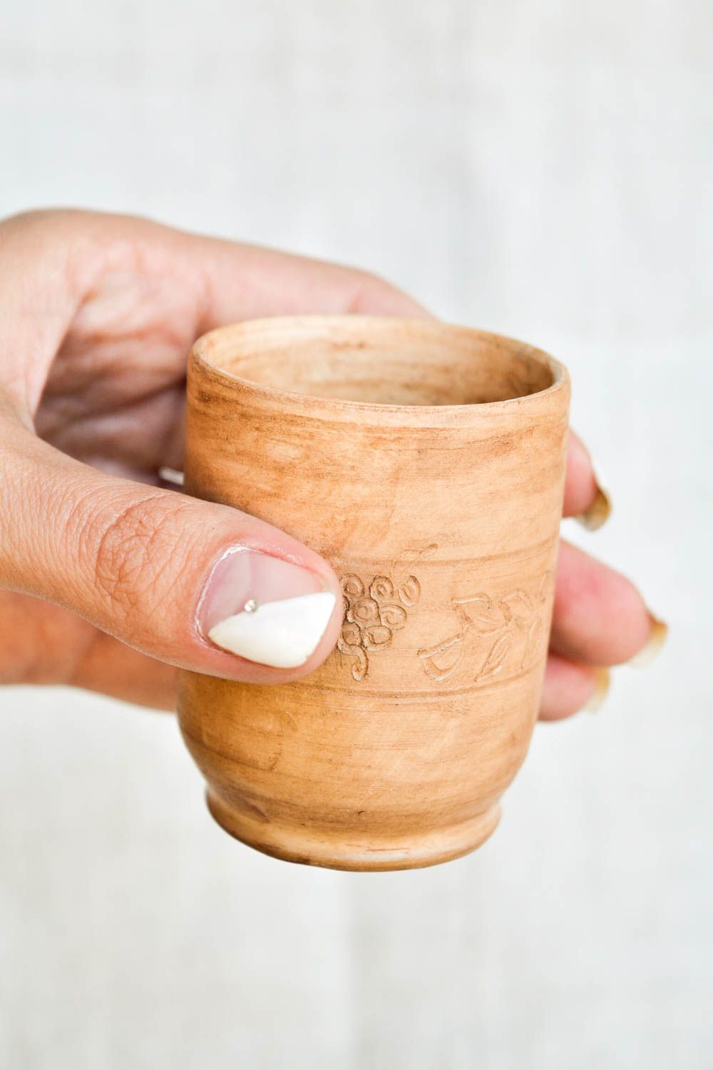 Copa de barro hecha a mano para agua ardiente regalo original vaso de chupito  foto 2