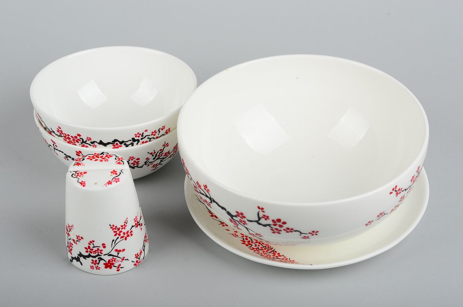 Handmade kitchenware set 3 ceramic bowls salt and pepper shakers ceramic plate  photo 3