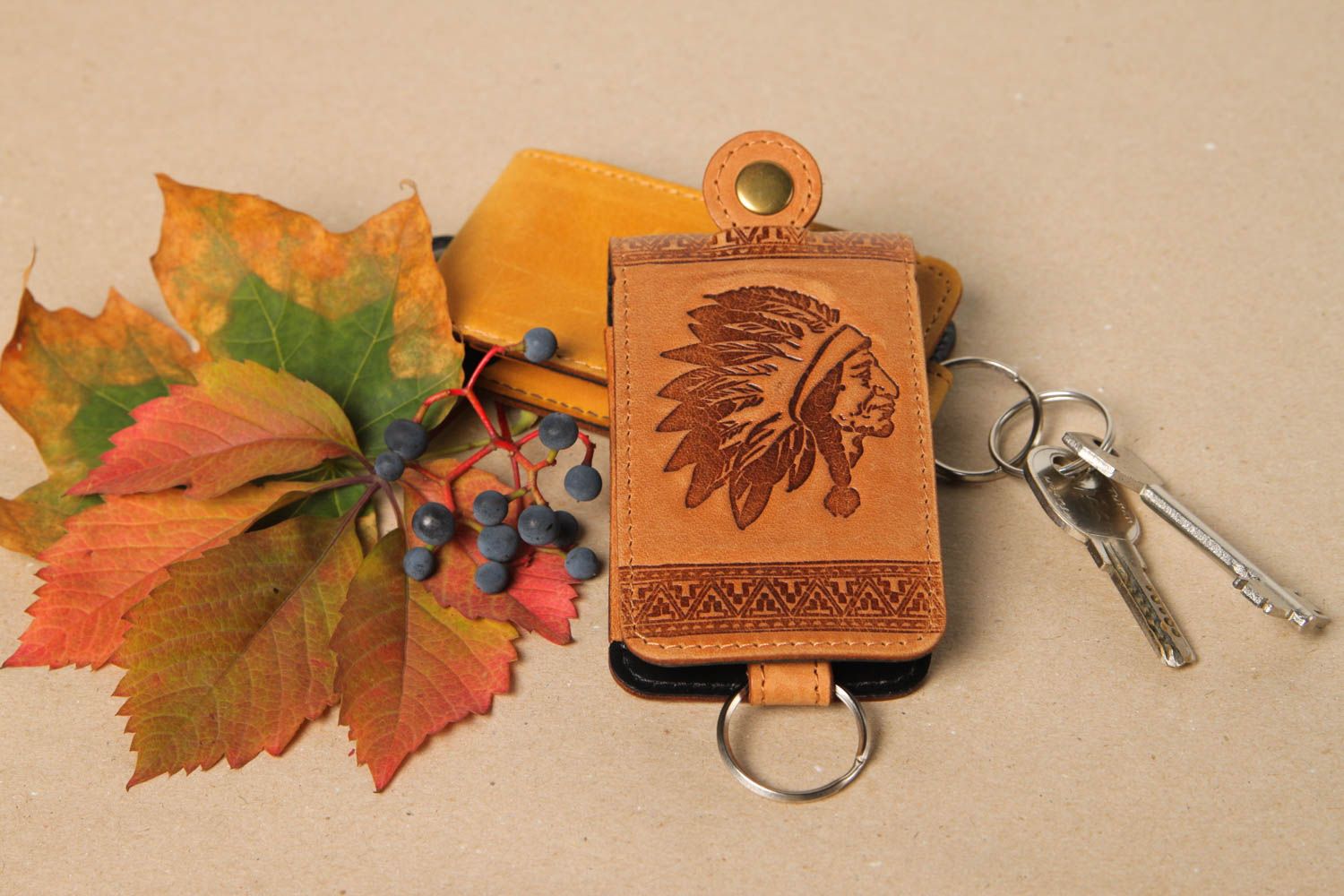 Guarda llaves original hecho a mano inusual accesorio de cuero regalo original foto 1