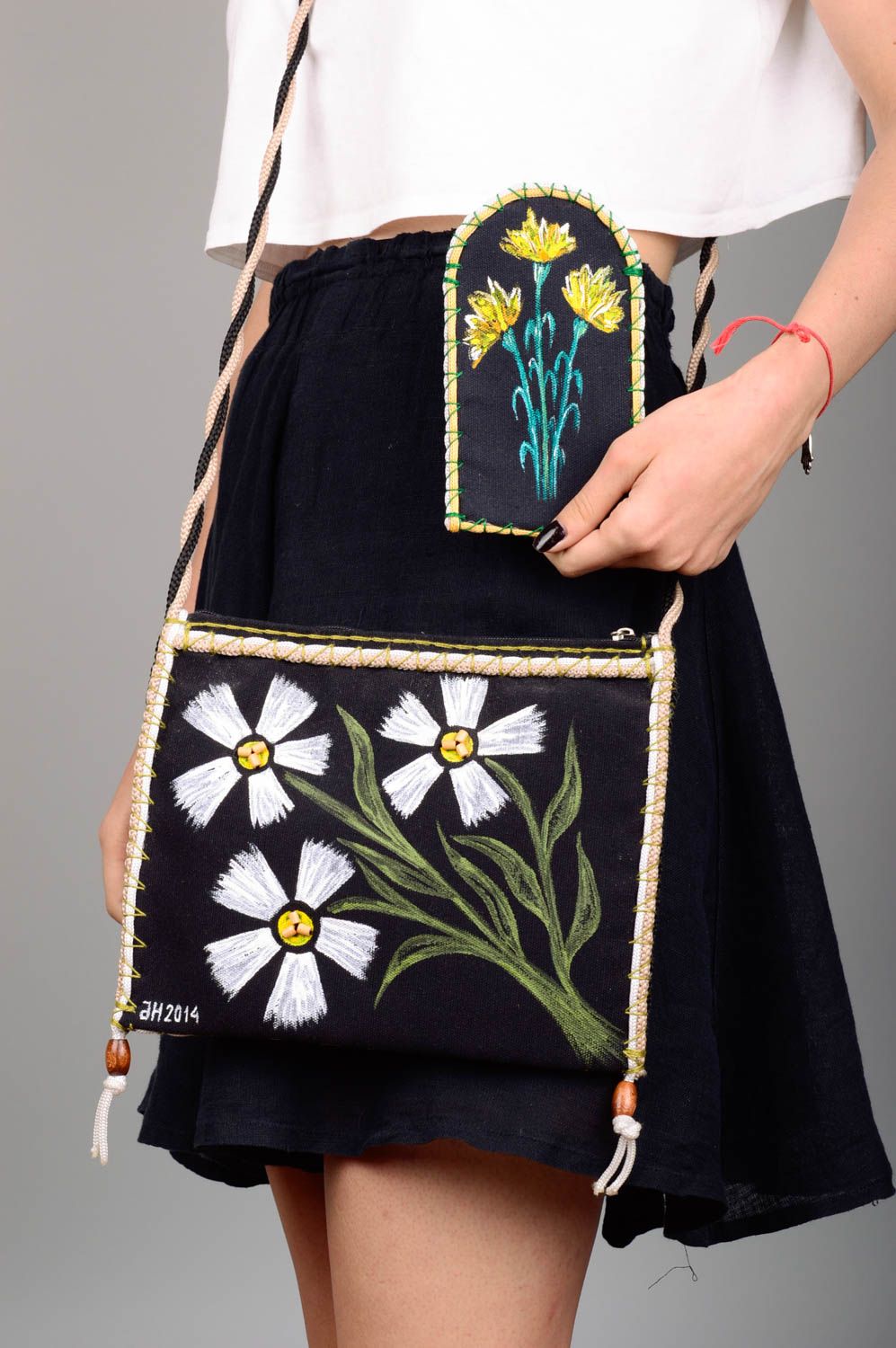 Étui à lunettes et sac à bandoulière en tissu noirs motif floral faits main photo 3