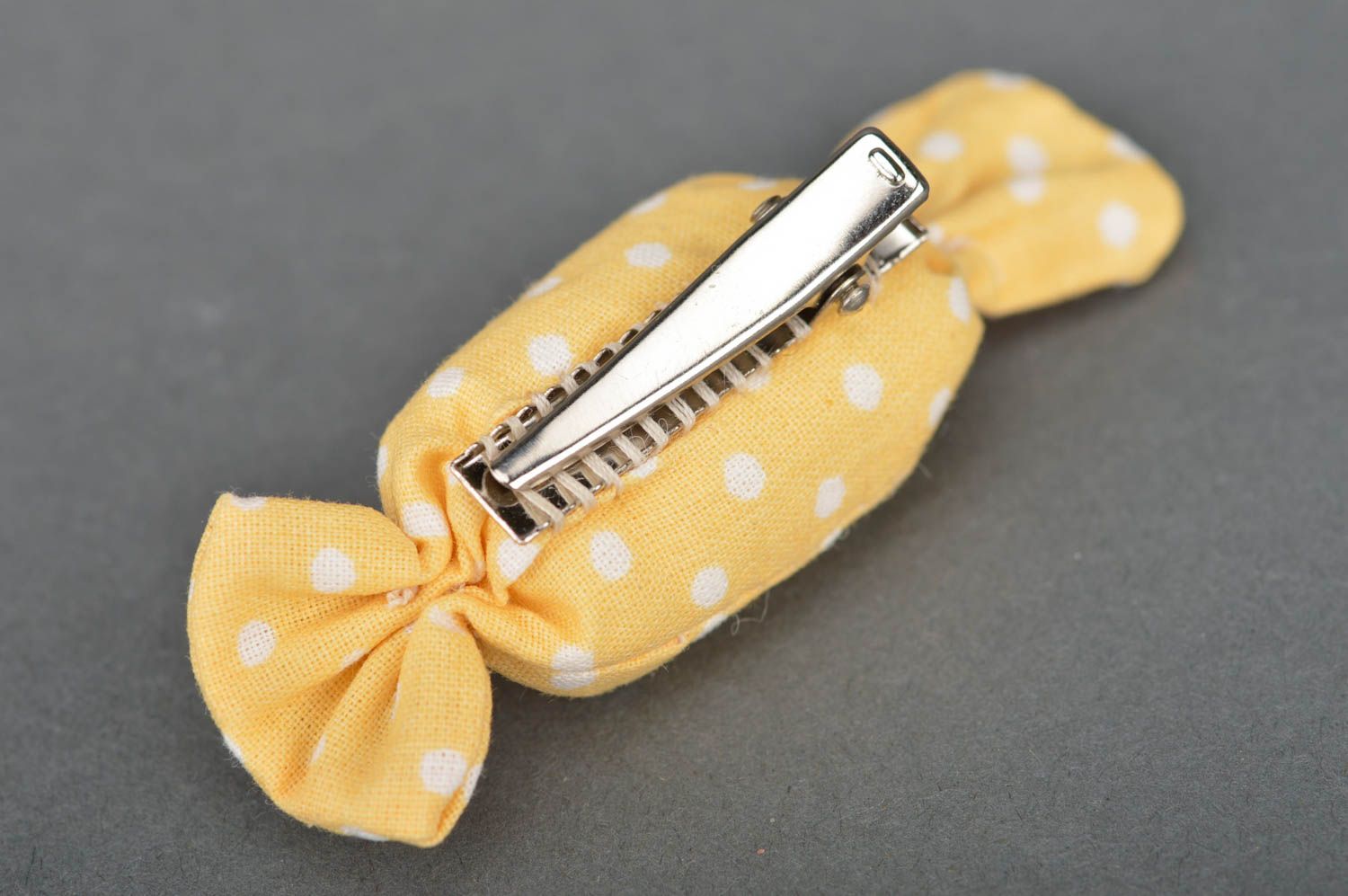 Желтая заколка для волос из хлопка в виде конфеты для девочек ручная работа фото 5