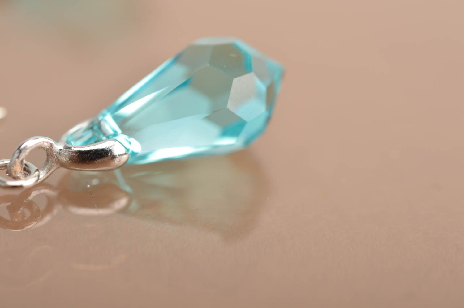 Boucles oreilles pendantes Bijou fait main Cadeau pour femme avec cristal bleu photo 4