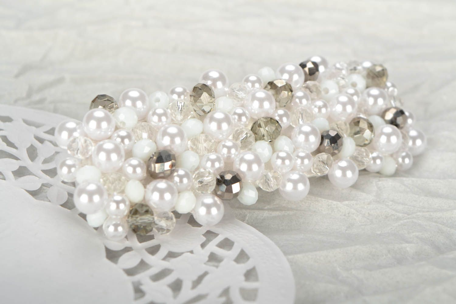 Hair clip with white beads  photo 1