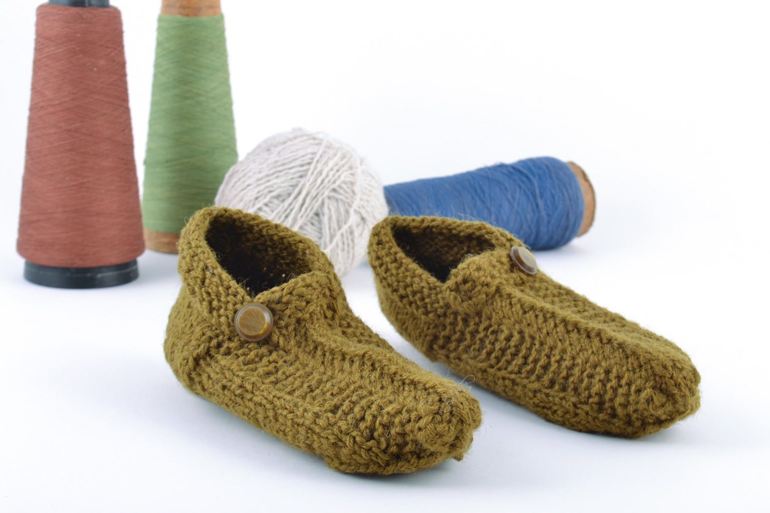 Handmade warm knitted half-woolen men's slippers of olive color 40 size photo 1