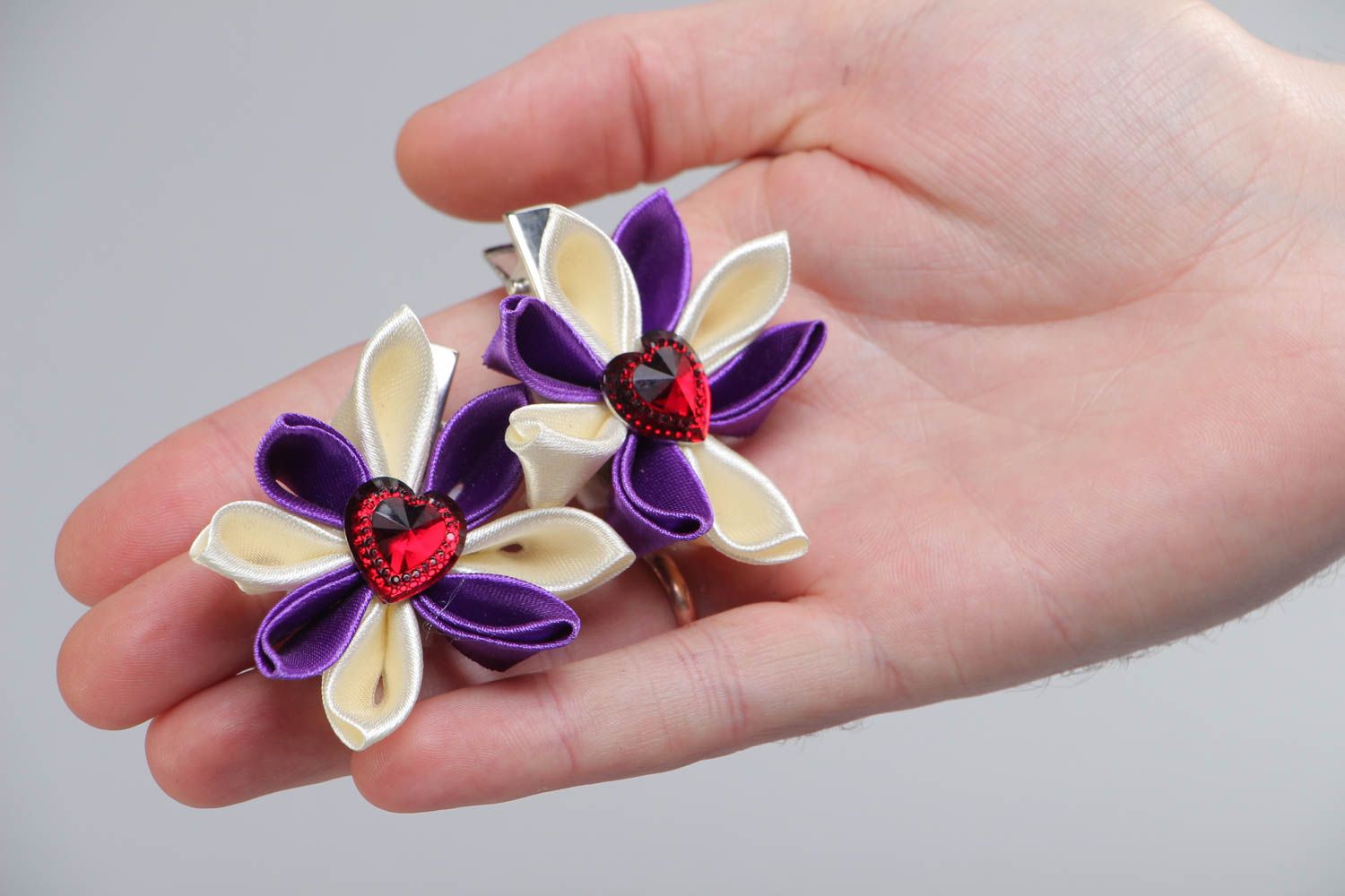 Beautiful set of handmade satin ribbon flower hair clips 2 pieces kanzashi technique photo 5