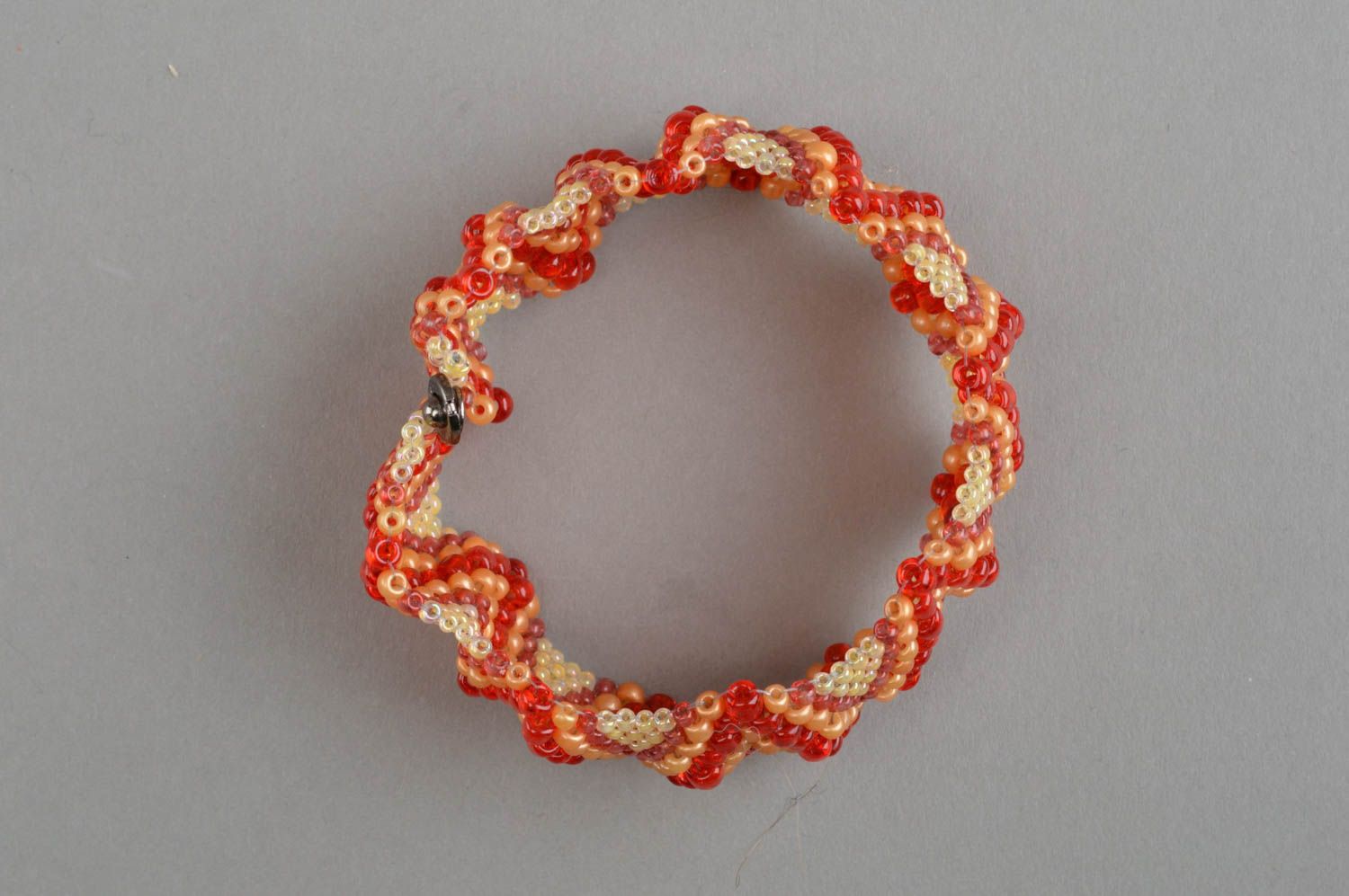 Bracelet en perles de rocaille fait main bijou pour femme Coquille rouge photo 3