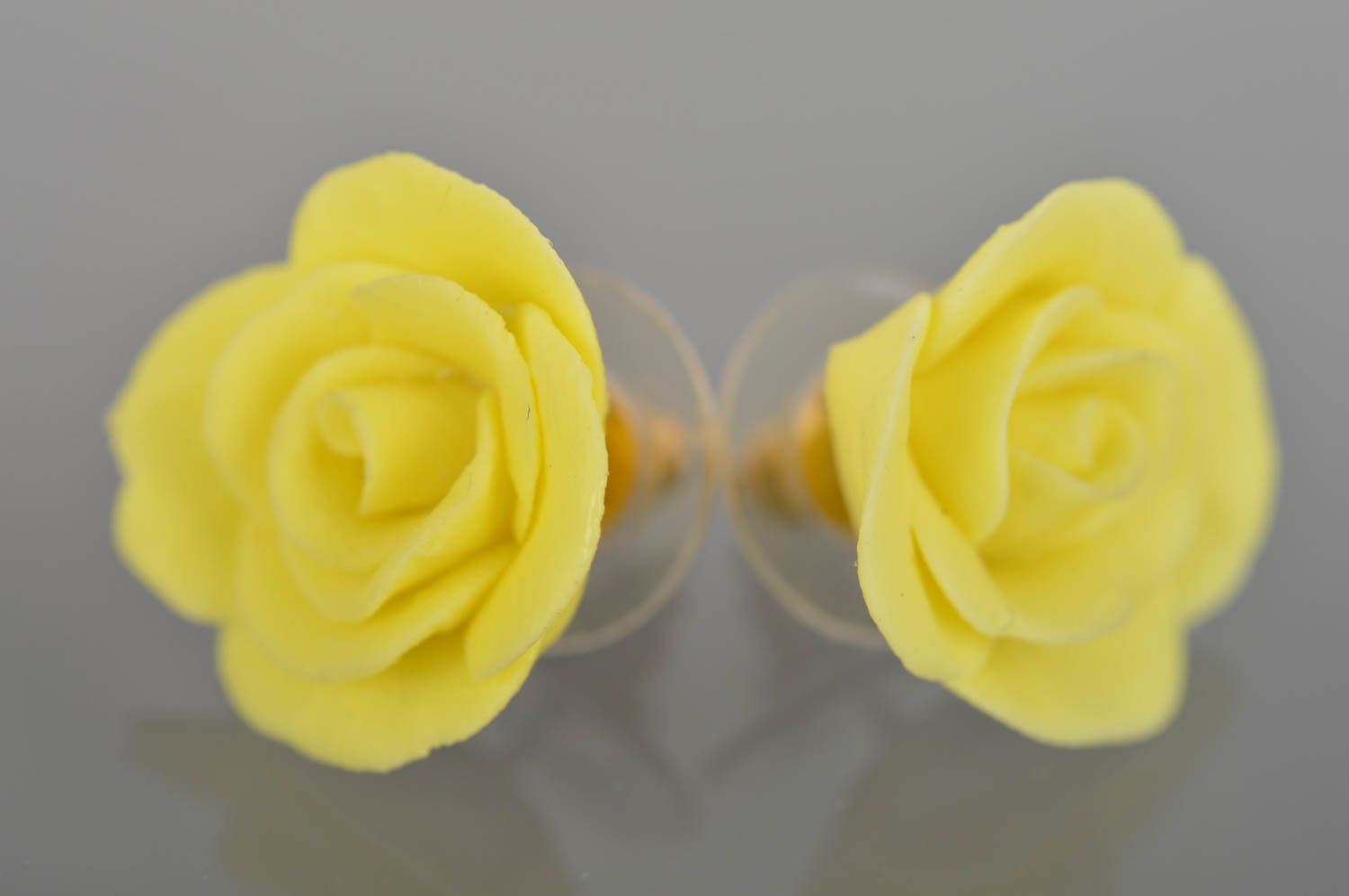 Авторское украшение из полимерной глины серьги гвоздики желтая роза хенд мейд фото 2