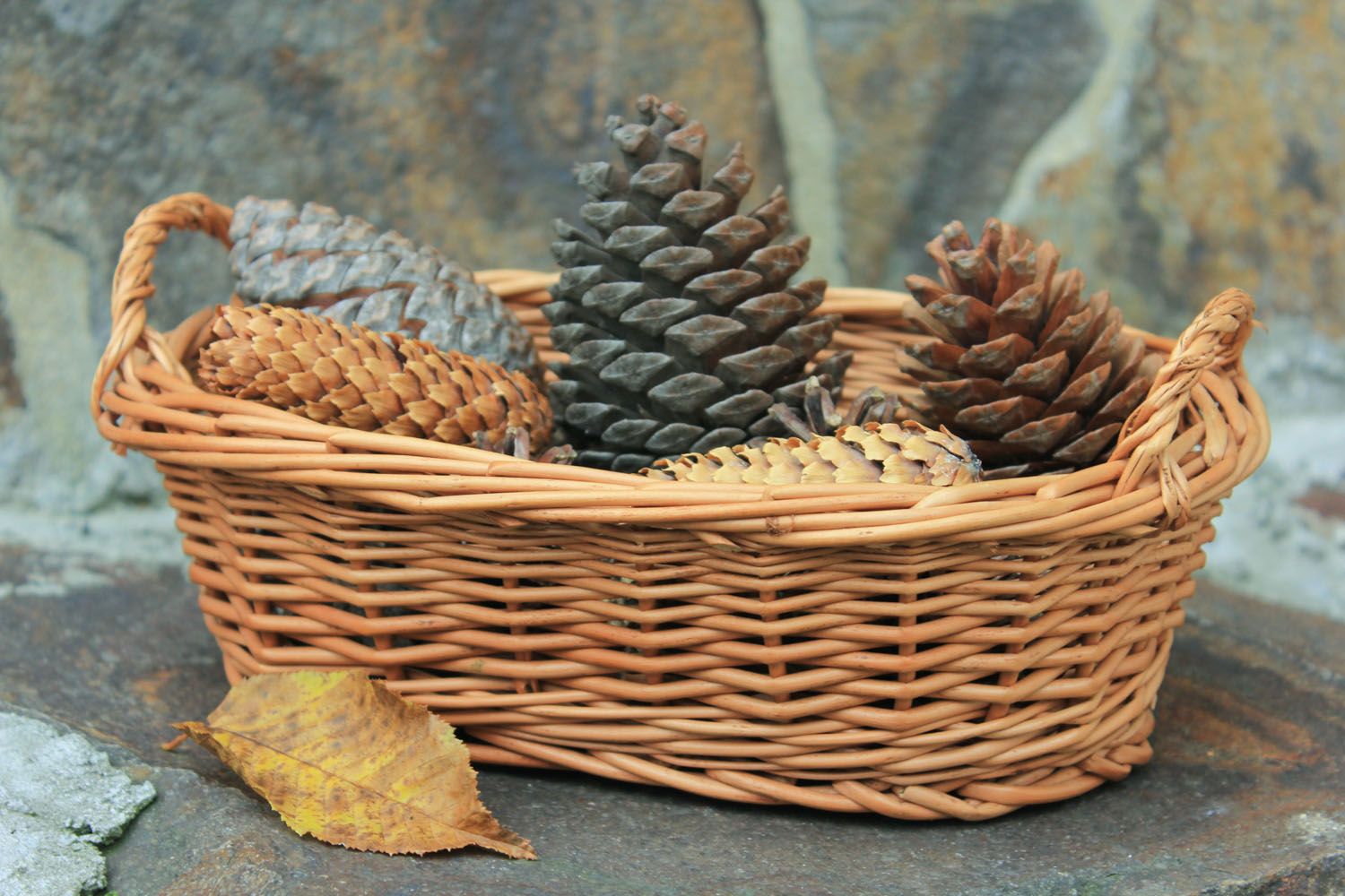 Basket with handles photo 1