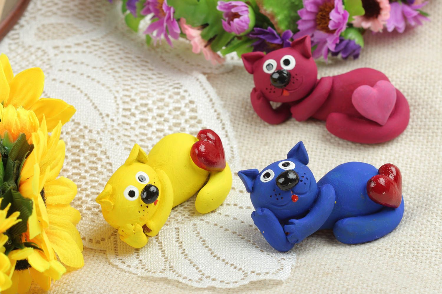Handmade beautiful set of statuettes 3 colorful cats ceramic figurines photo 1