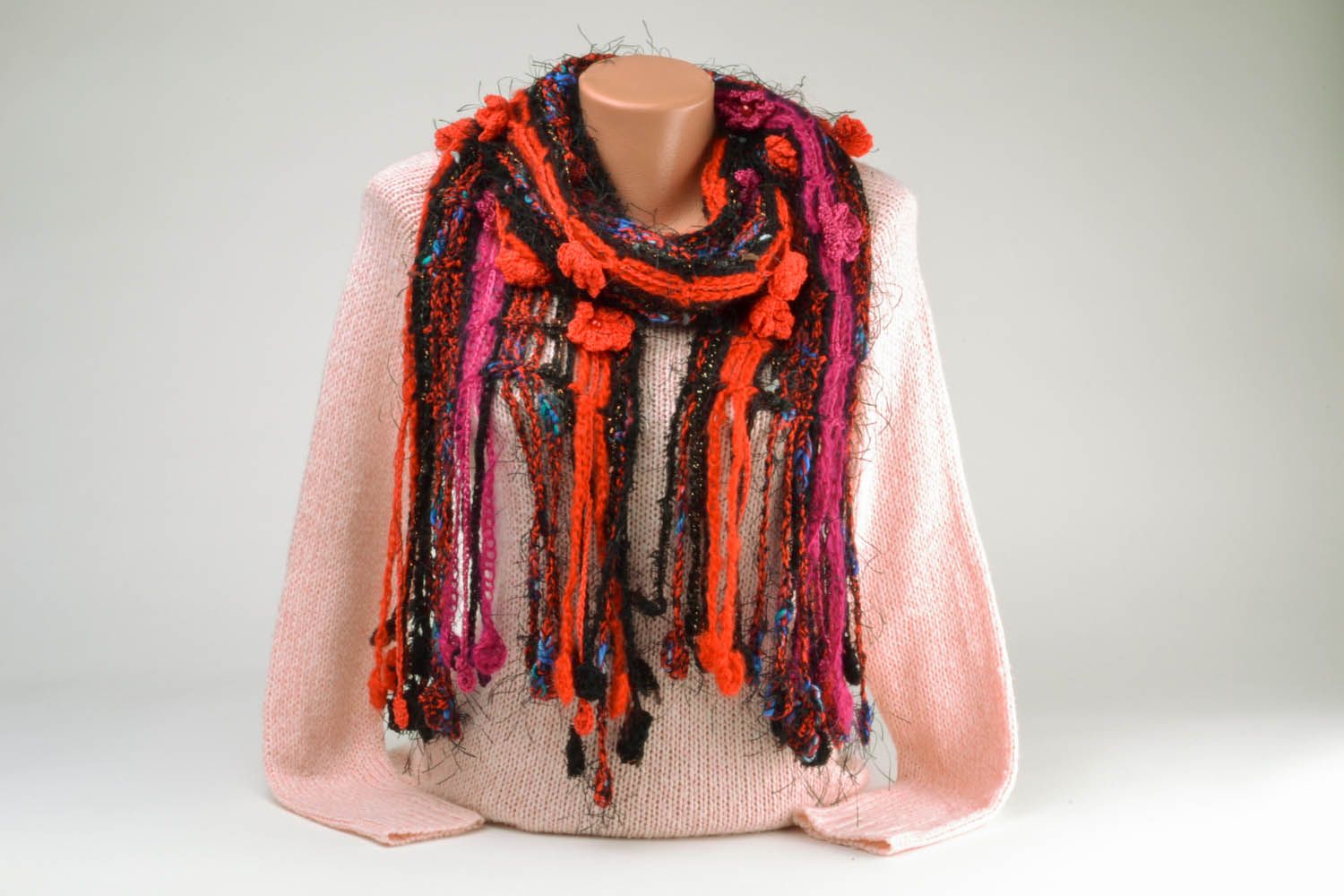 Écharpe féminine tricotée à la main originale photo 1