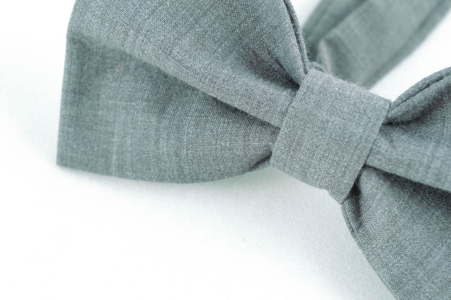Классический серый галстук-бабочка из ткани фото 3