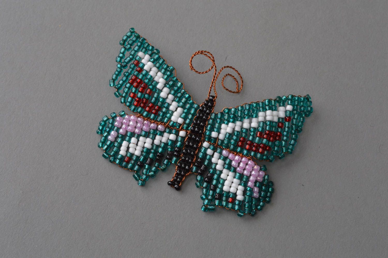 Beaded brooch small beaded butterfly handmade woven accessory stylish brooch photo 2