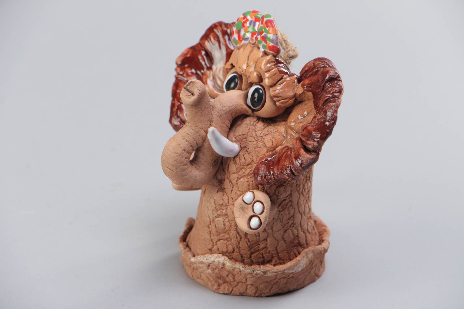 Handmade getöpfertes Deko Glöckchen aus Ton mit Acryl bemalt Elefant foto 2