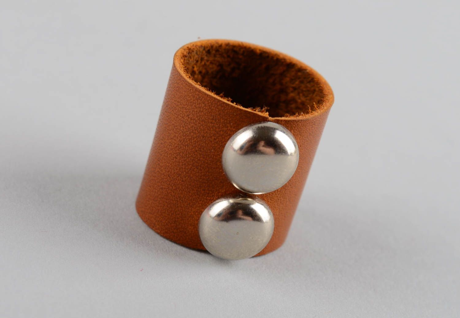 Коричневое кожаное кольцо ручной работы оригинальное для девушек подарок  фото 5