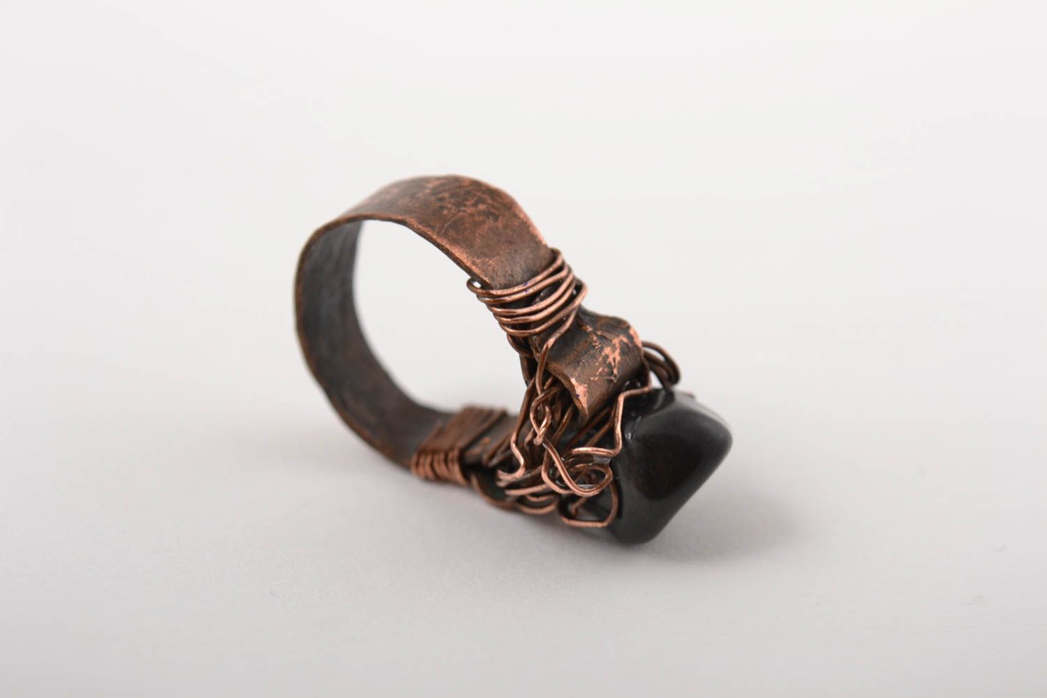 Красивое кольцо хэнд мэйд украшение в технике wire wrap медное кольцо с агатом фото 2