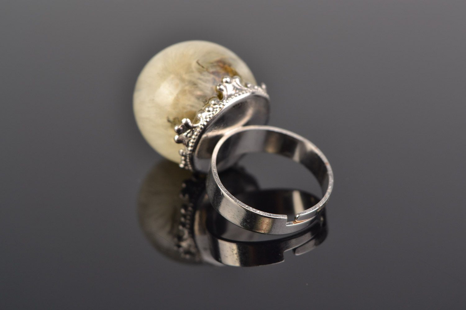Handmade botanical ring of adjustable size with dandelion coated with epoxy photo 3