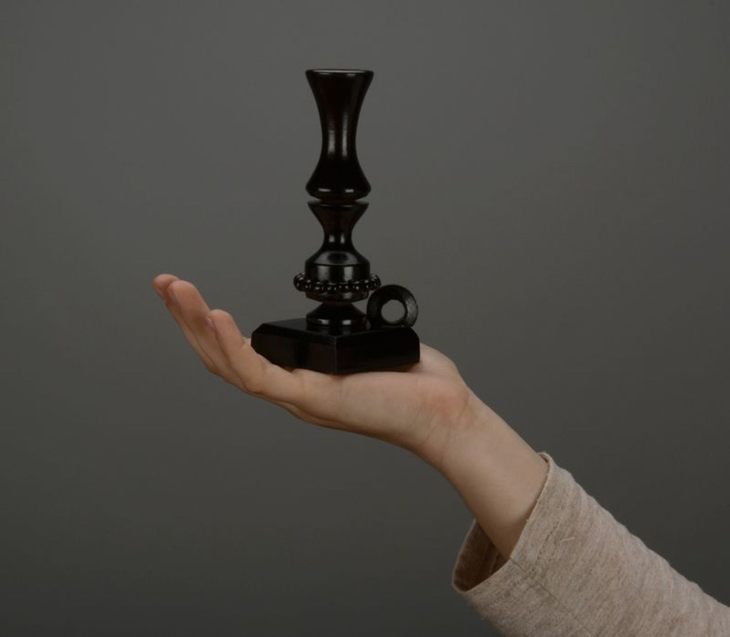 Bougeoir décoratif en bois noir pour une bougie fait main photo 5